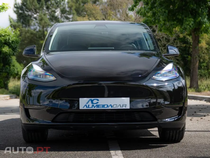 Tesla Model Y Outro