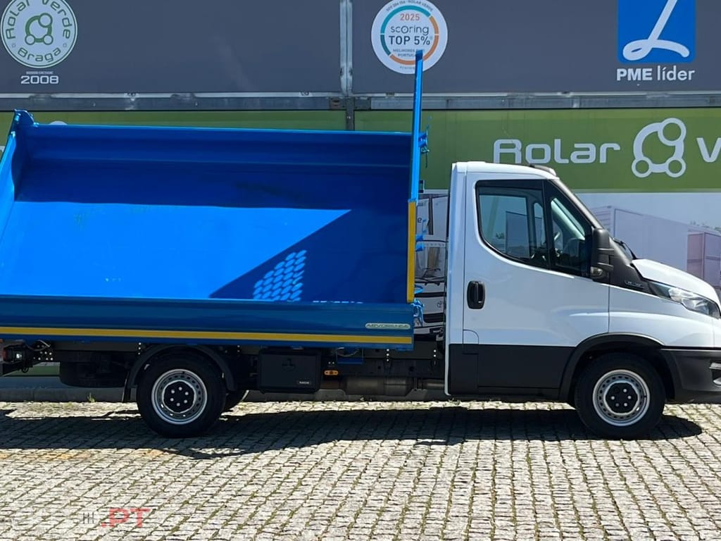 Iveco Daily BASCULA TRILATERAL