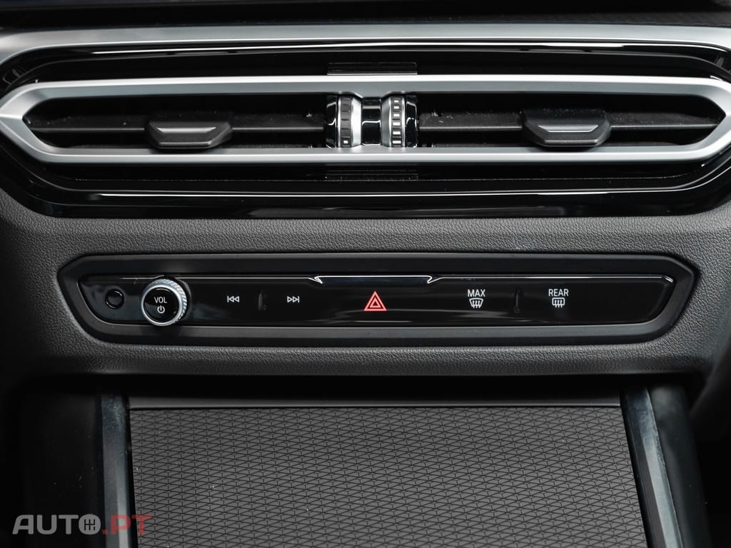 BMW 330 e Touring Pack M Auto