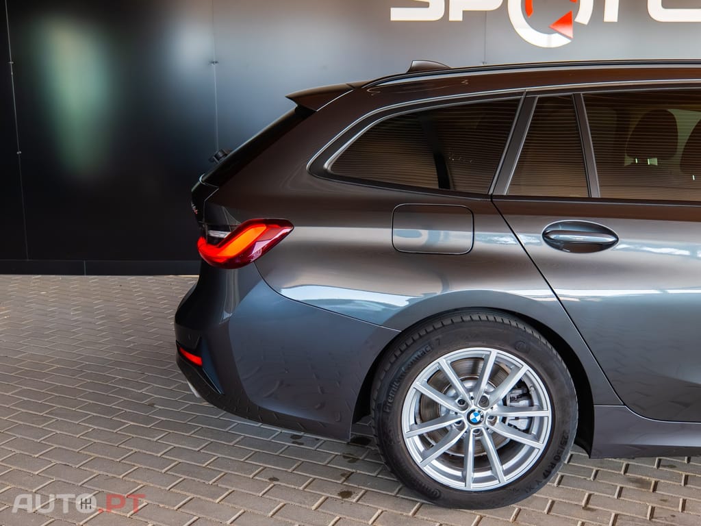 BMW 330 e Touring Corporate Edition Auto
