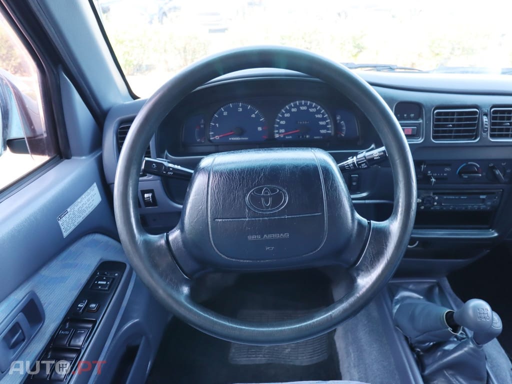 Toyota Hilux 2.4 TD LN165LSR Tracker