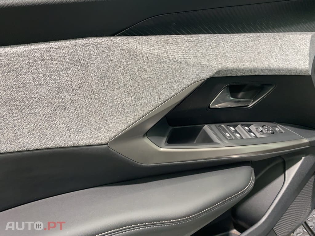Peugeot 3008 1.2 Hybrid Allure e-DCS6