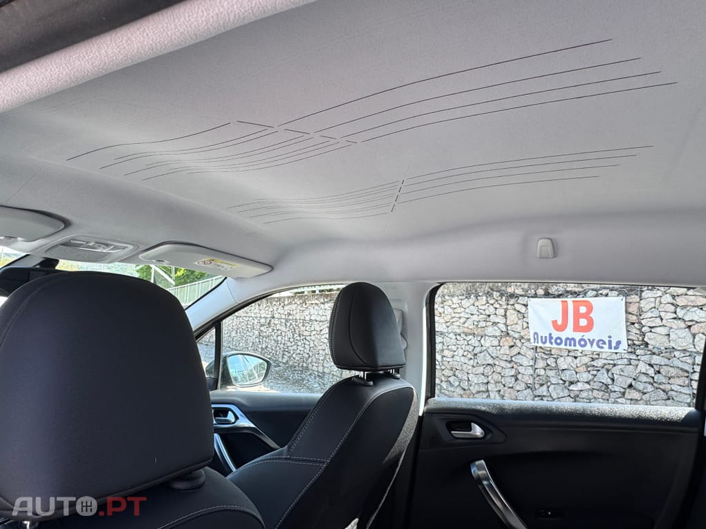 Peugeot 2008 1.2 PureTech Allure