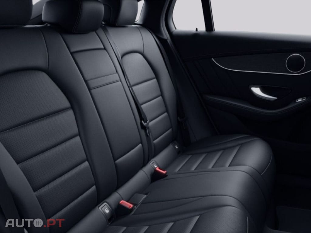 Mercedes-Benz GLC 300 I.V.A DEDUTÍVEL e4M Coupe AMG