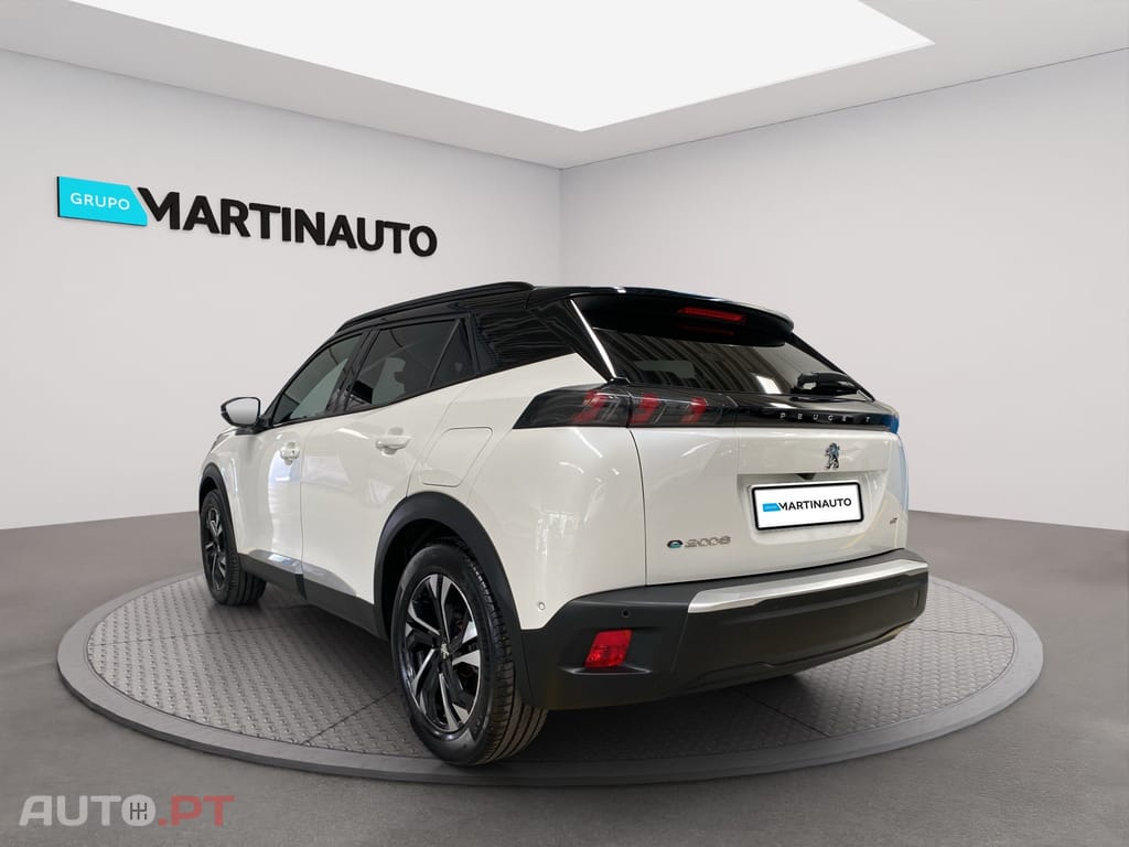 Peugeot E-2008 50 kWh GT