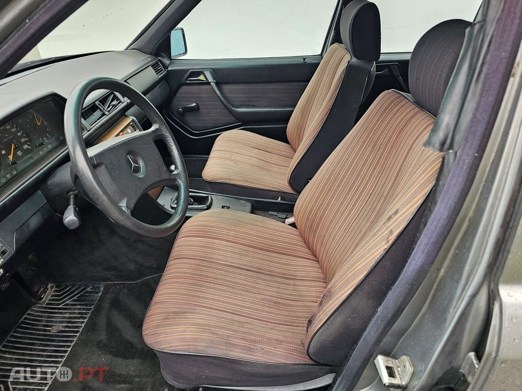 Mercedes-Benz W124 200 D