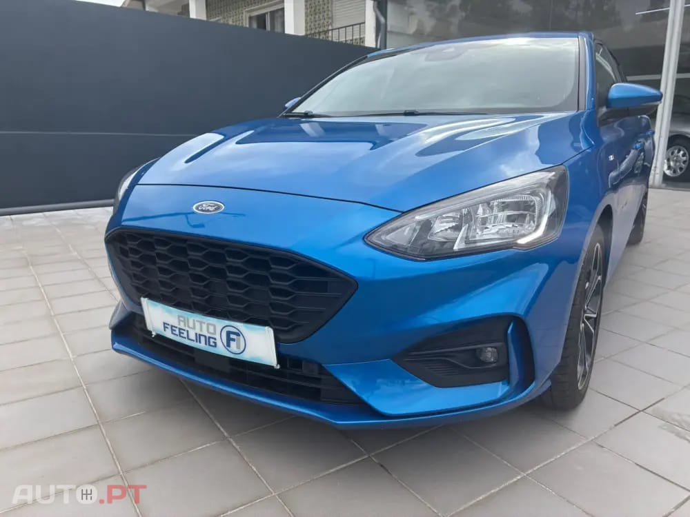 Ford Focus 1.0 EcoBoost Mild-Hybrid ST-Line X — fotografia 5