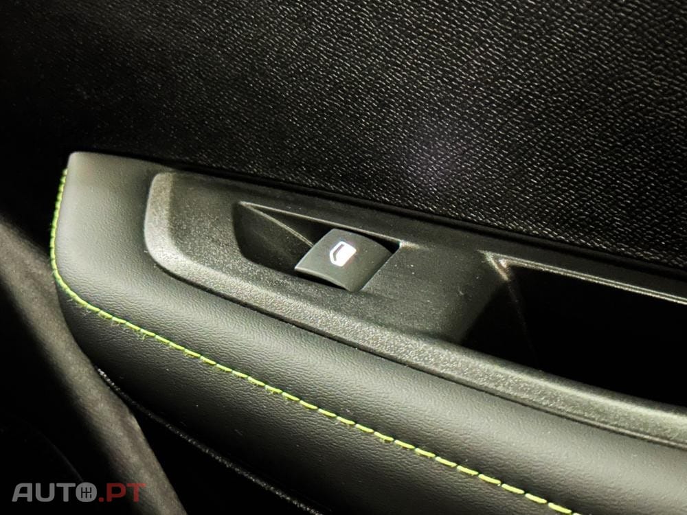 Peugeot E-208 50 kWh GT Pack
