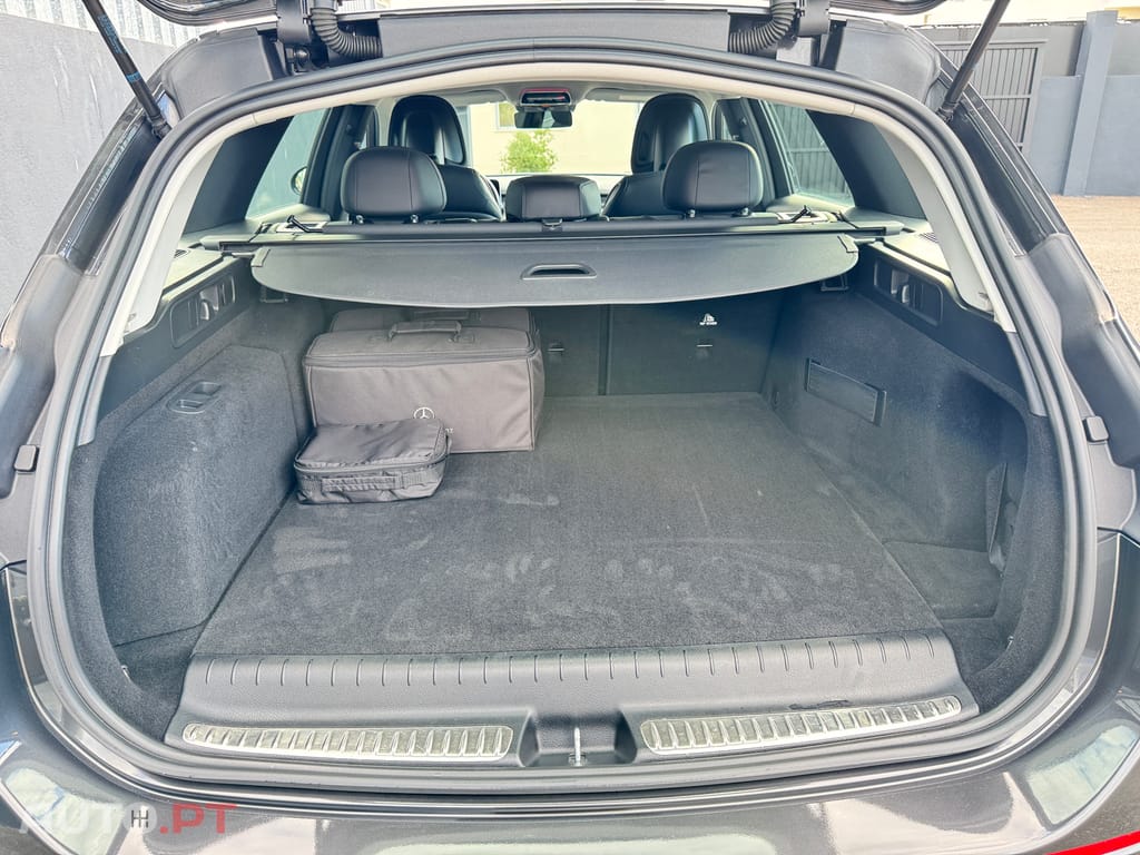 Mercedes-Benz C 300 e St Híbrido/Plug-In EQ AMG Line