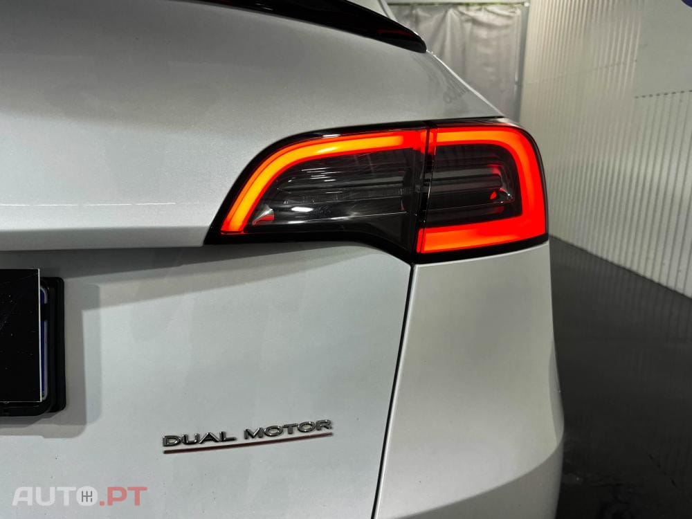 Tesla Model Y Performance Dual Motor AWD
