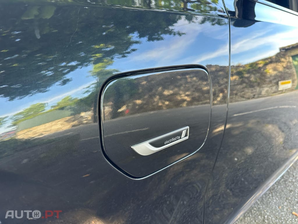 BMW 330 e Touring Pack Desportivo M Auto