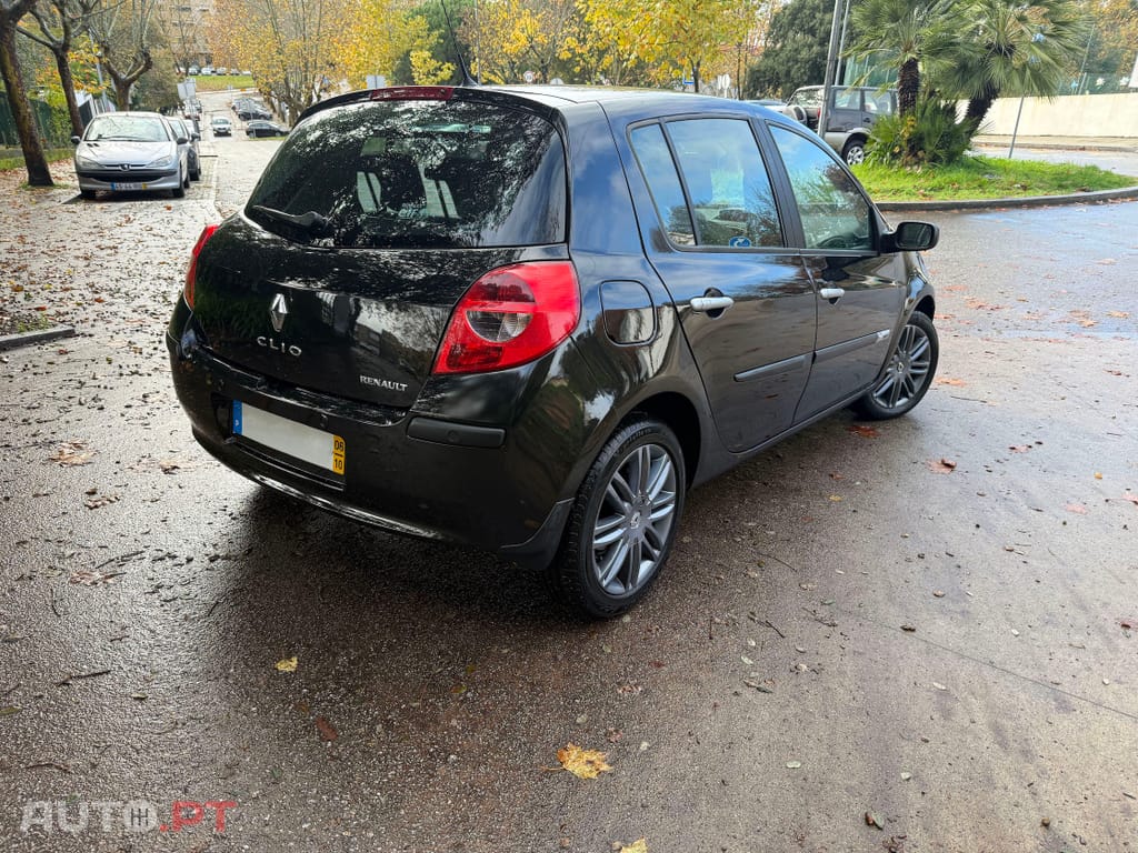 Renault Clio 1.6 INITIALE Automático 80mikm