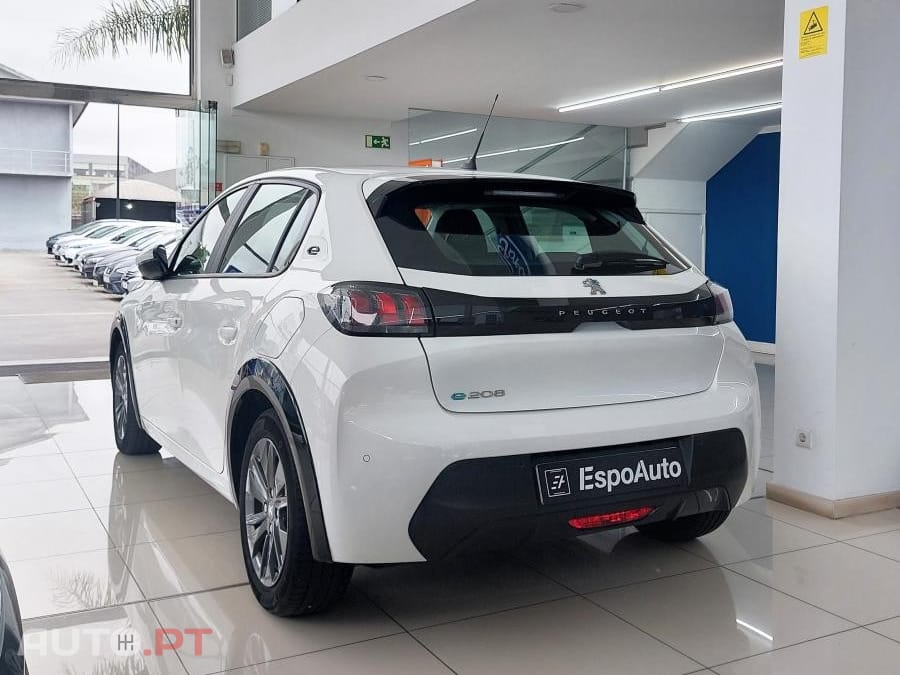Peugeot E-208 50 kWh Active