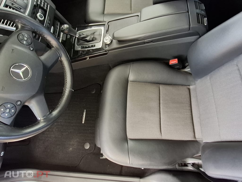 Mercedes-Benz E 220 Avangard