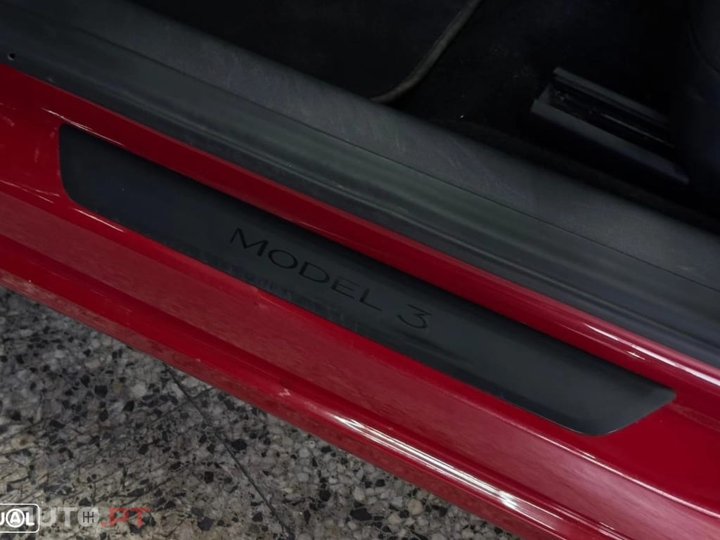 Tesla Model 3 Standard Range Plus RWD