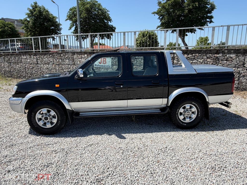 Nissan Navara 2.5TDi 4x4 5LUG