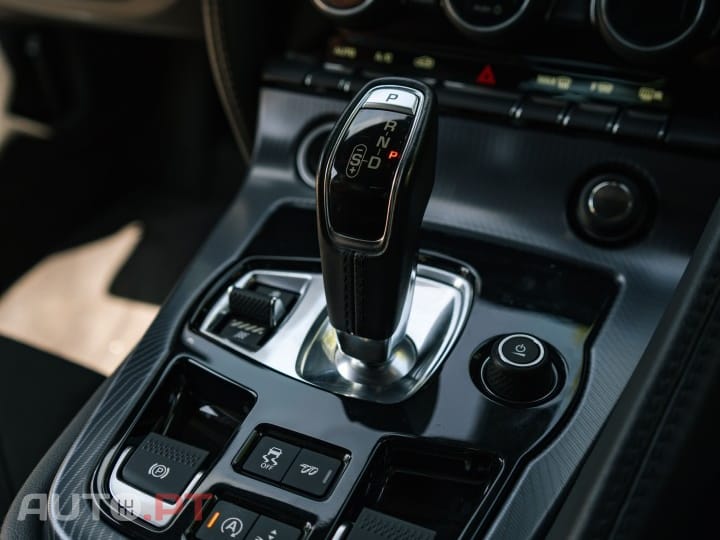 Jaguar F-Type 2.0 i4 R-Dynamic