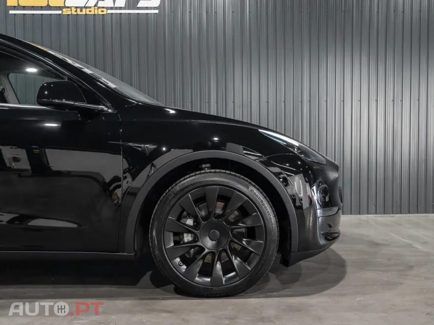 Tesla Model Y Long Range Dual Motor AWD