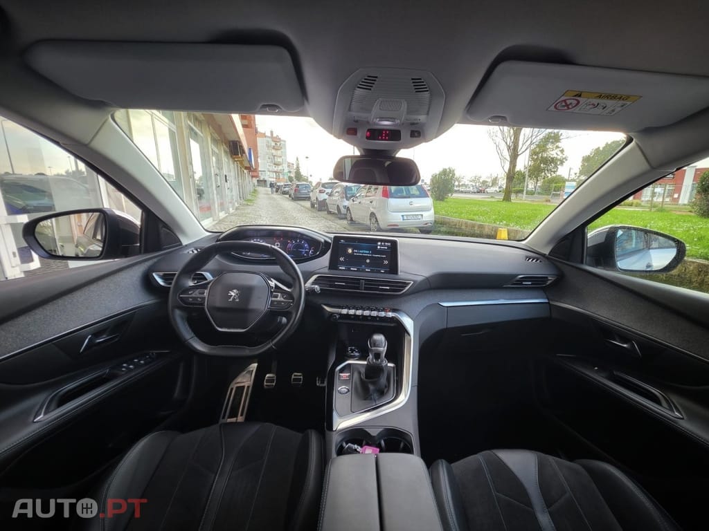 Peugeot 5008 PureTech 130 Crossway