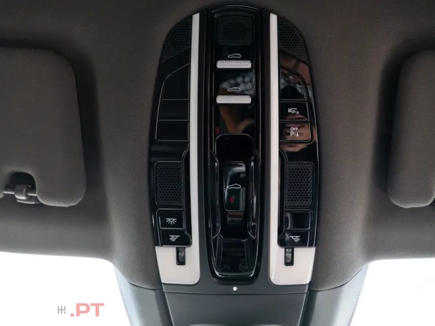 Porsche Panamera 4 E-Hybrid Platinum Edition