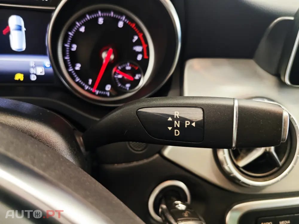 Mercedes-Benz CLA 180 7G-DCT AMG Line