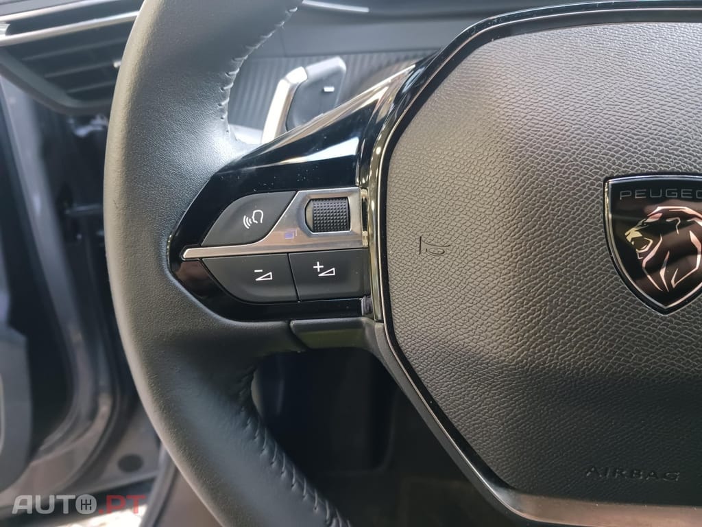 Peugeot 2008 1.2 Hybrid Allure e-DCS6