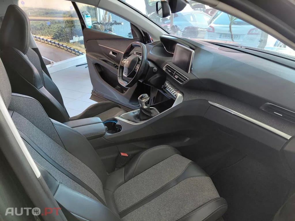 Peugeot 5008 PureTech 130 Stop & Start Active Pack