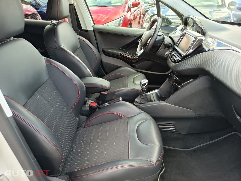 Peugeot 208 1.2 PureTech GT Line