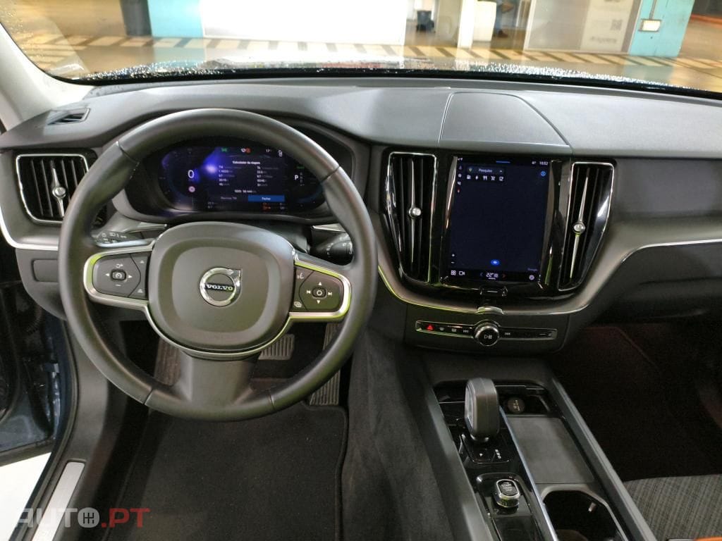 Volvo XC60 2.0 T6 PHEV Core AWD