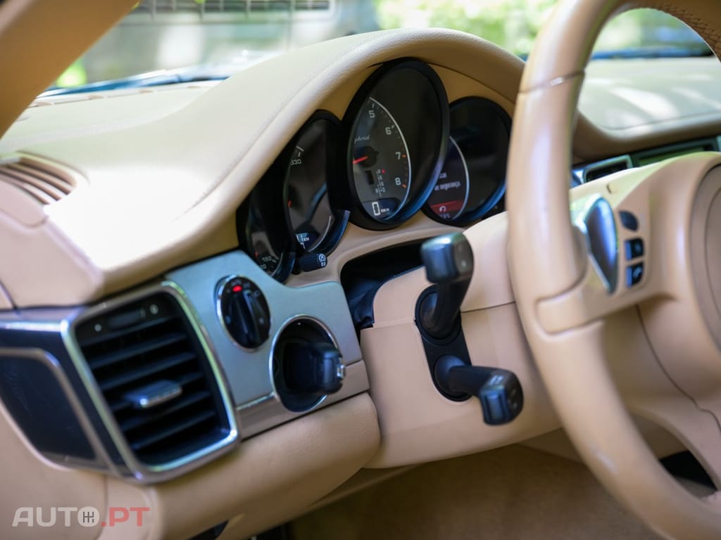 Porsche Panamera S Hybrid J19