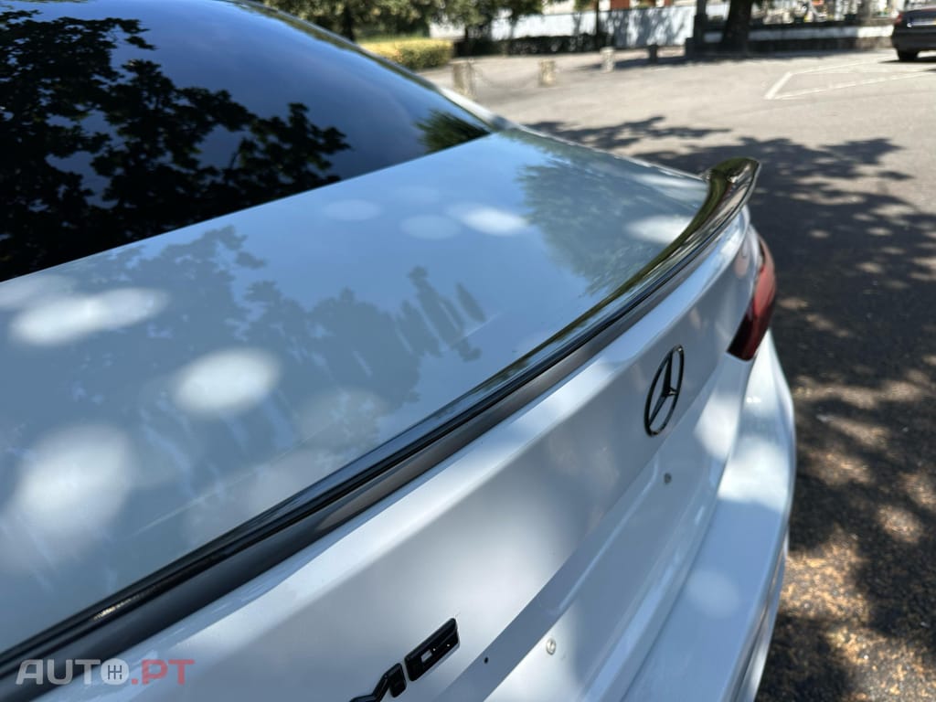 Mercedes-Benz A 250 e AMG Line