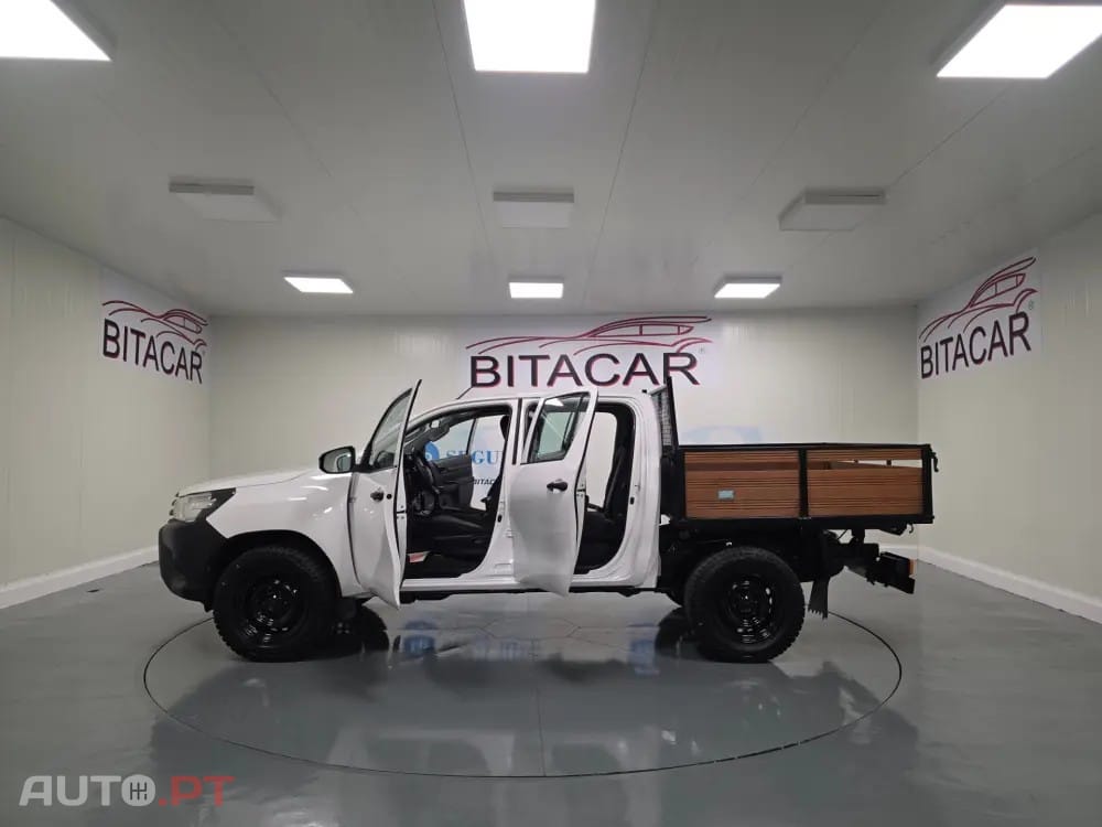Toyota Hilux 2.4 D-4D 4WD CD CH