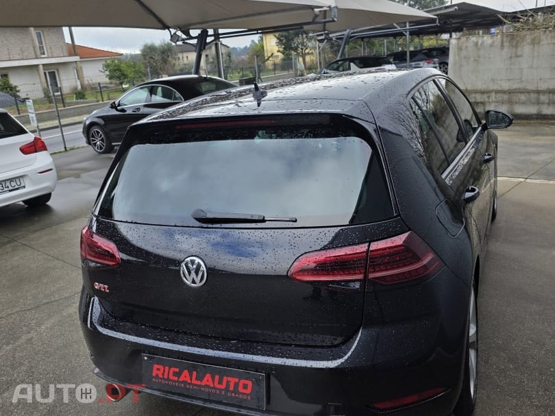 Volkswagen Golf GTI (BlueMotion ) DSG Performance