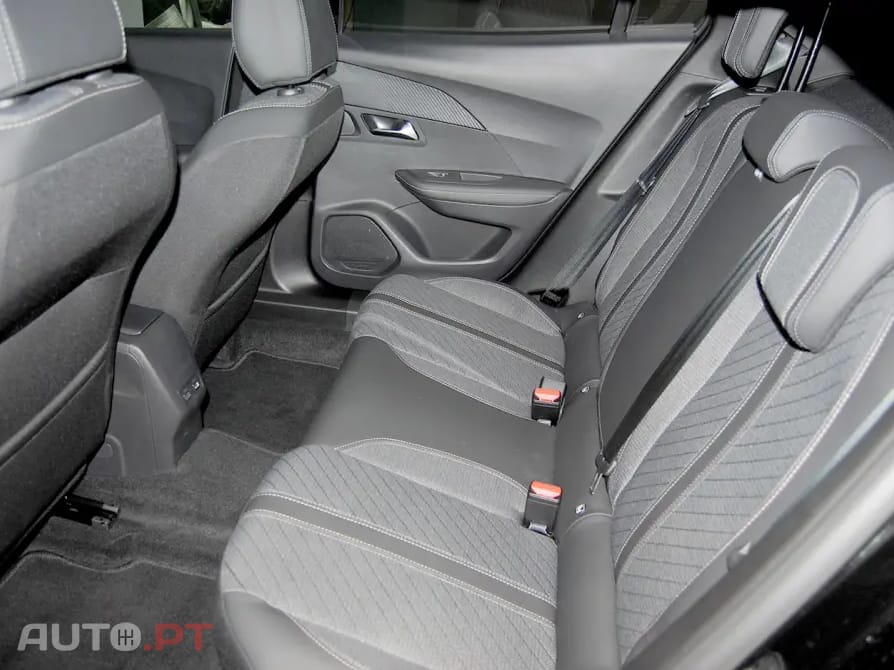 Peugeot 2008 1.2 Hybrid Allure e-DCS6