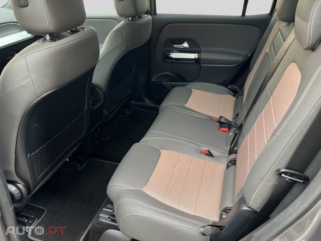 Mercedes-Benz EQB 300 4MATIC  I.V.A DEDUTIVEL 