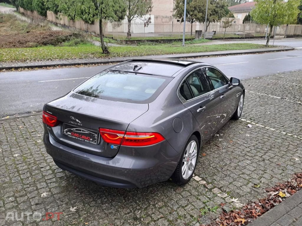 Jaguar XE 2.0 D Prestige Aut.