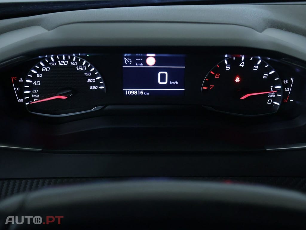 Peugeot 2008 1.2i Active
