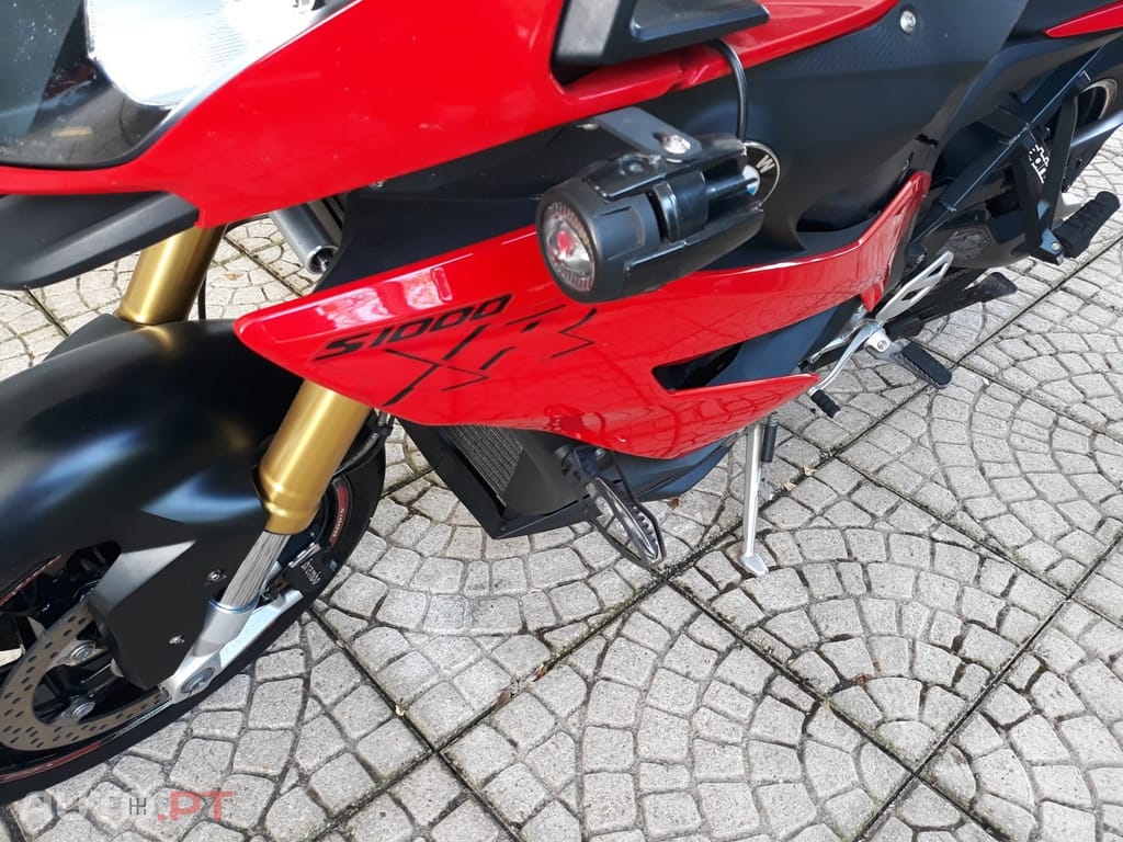 BMW S S1000XR