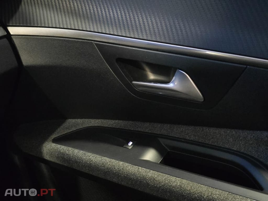 Peugeot 3008 1.5 BlueHDi Allure EAT8