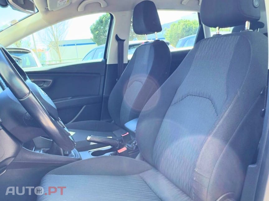 SEAT Leon 1.6 TDI Style Ecomotive — fotografia 14
