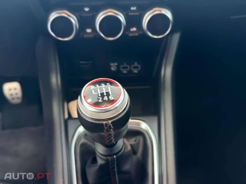 Renault Captur 1.0 TCe RS Line