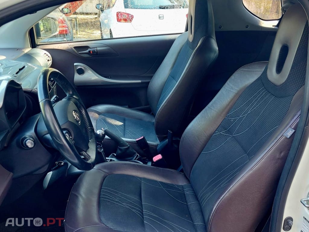 Toyota iQ 1.0 VVT-i