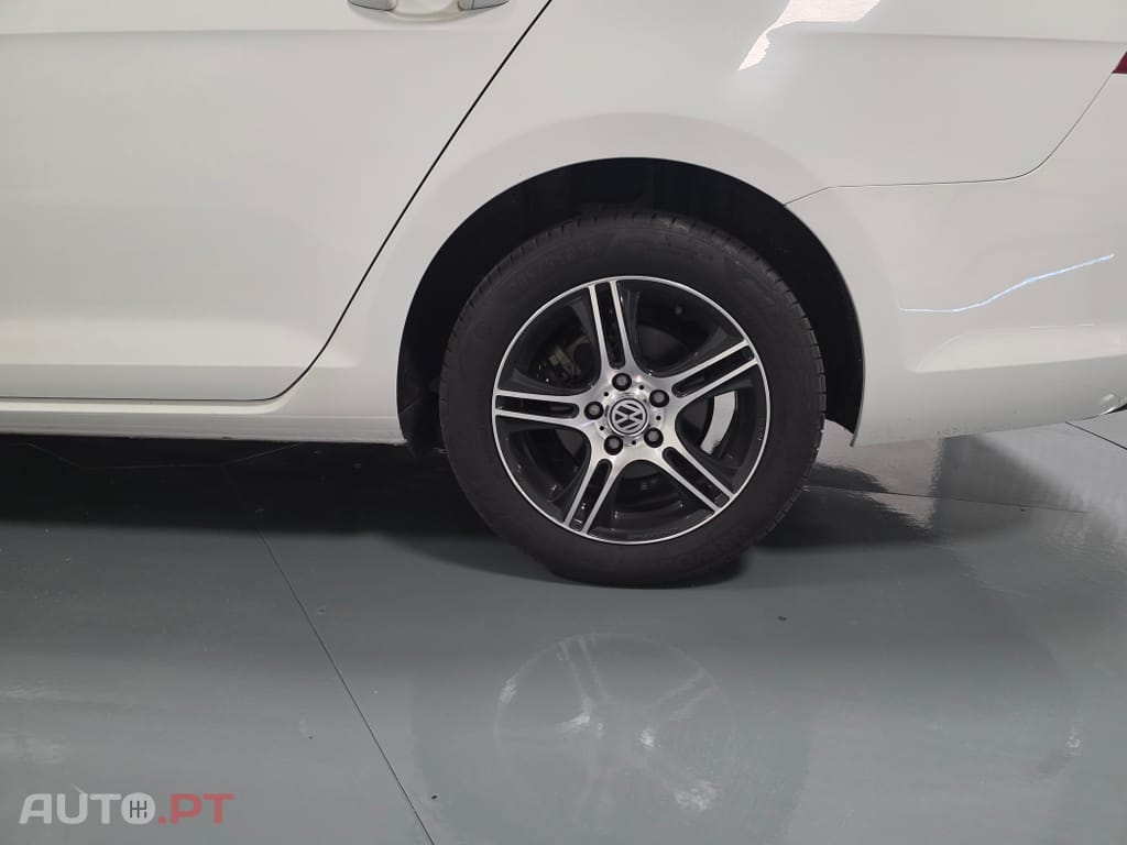 Volkswagen Golf 1.6 HDI CONFORTLINE