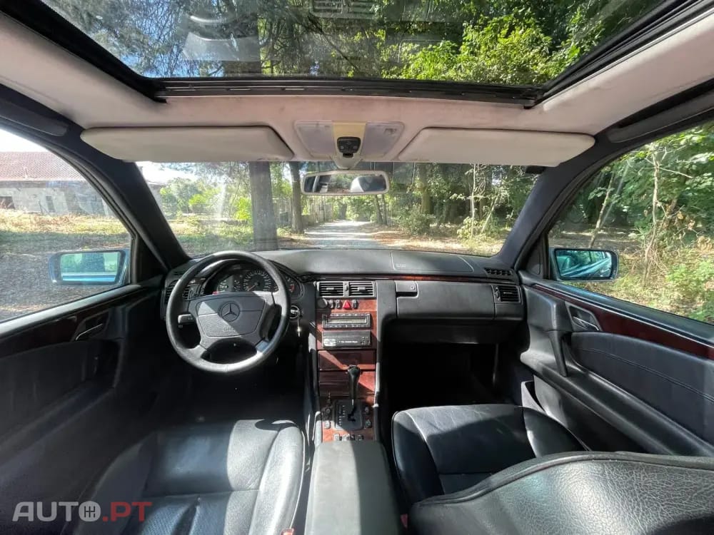 Mercedes-Benz E 300 TD Classic