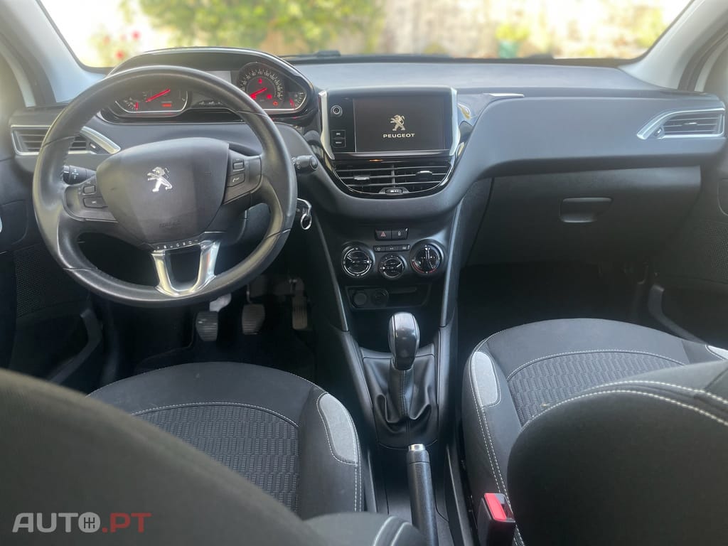 Peugeot 208 1.2 VTi Style
