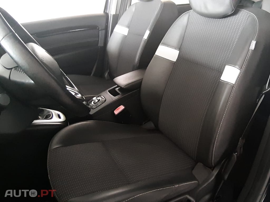Renault Grand Scénic Dynamique 1.5 DCI 110 CV