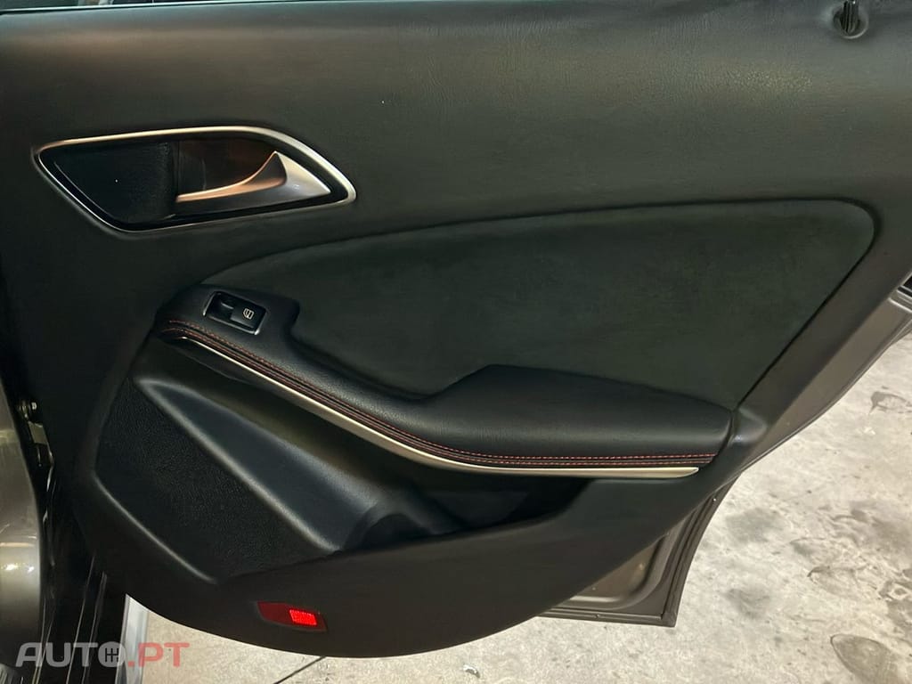 Mercedes-Benz CLA 220 D AMG Line Aut