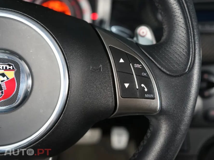 Abarth 695 Outro