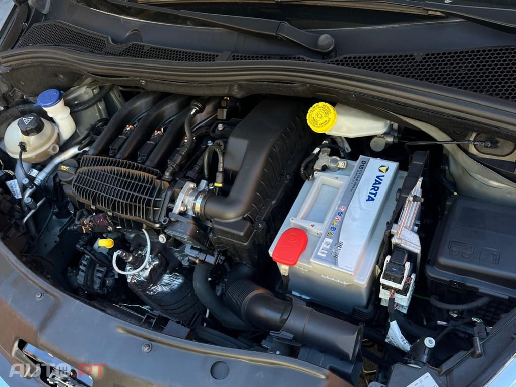 Peugeot 208  1.2 VTi Style