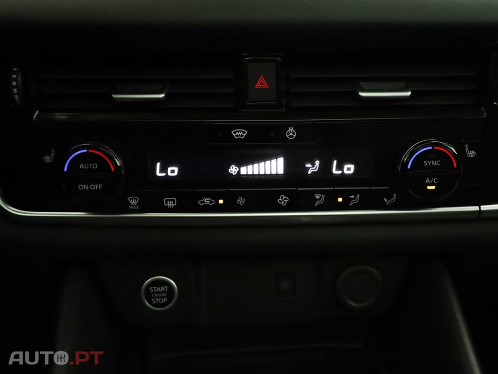 Nissan Qashqai Qashqai 1.3 DIG-T N-Connecta LED Xtronic